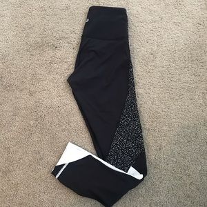 Lululemon wunder train leggings size 4 *unique design*